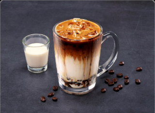 瑞幸咖啡被吐槽去冰后剩半杯 客服:正在改进,欢迎反馈